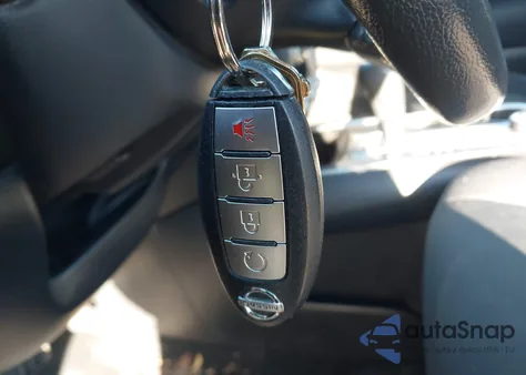 2017 Nissan Pathfinder Sv z USA, uszkodzony, nr VIN 5N1DR2MM1HC664460